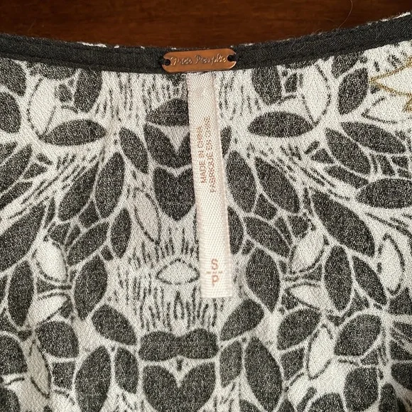 Free People Birds of a Feather Blouse top size Small - Picture 5 of 7
